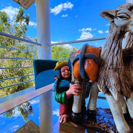 Runaway Eco Hotel Каруас Экстерьер фото