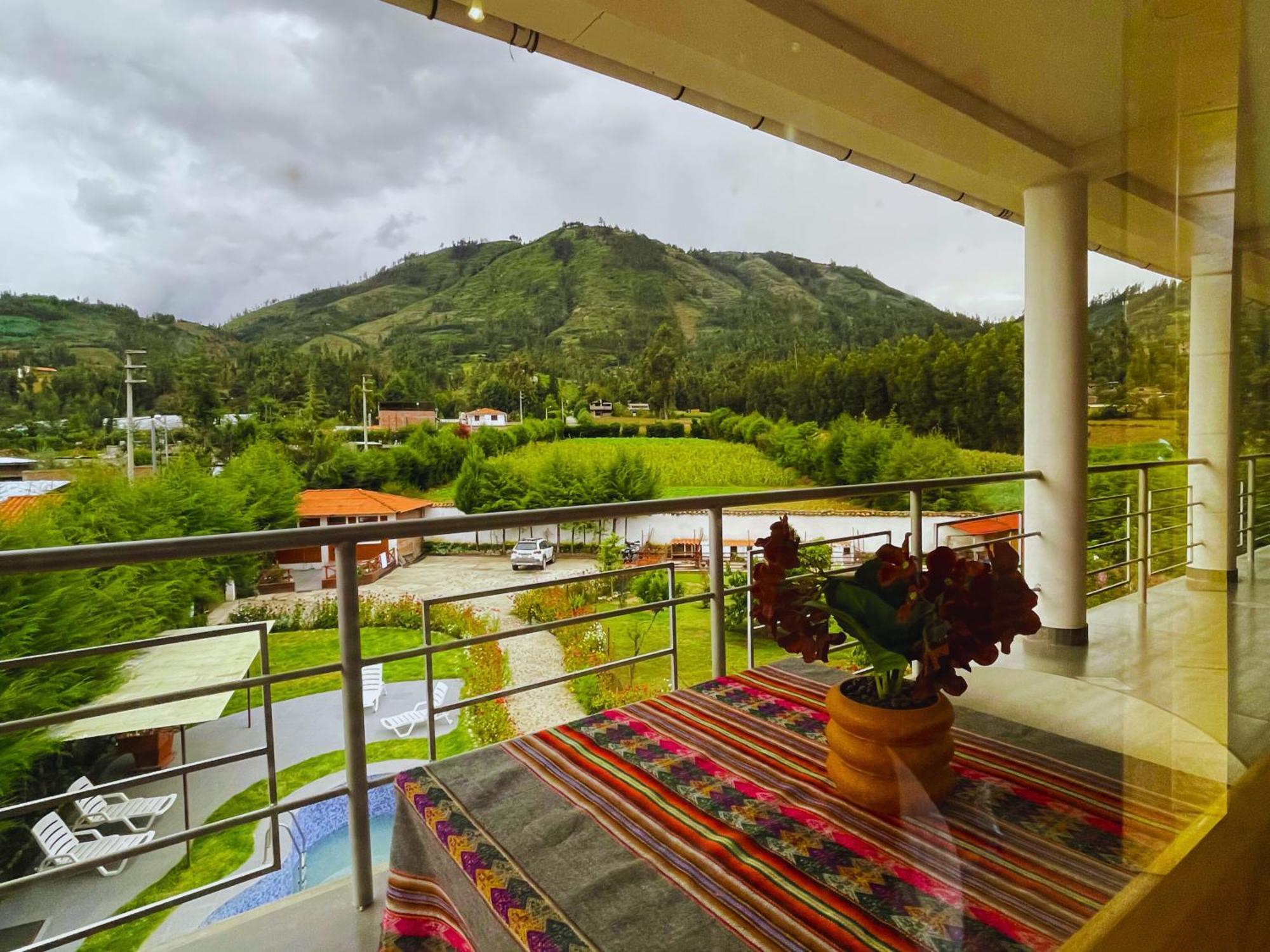Runaway Eco Hotel Каруас Экстерьер фото